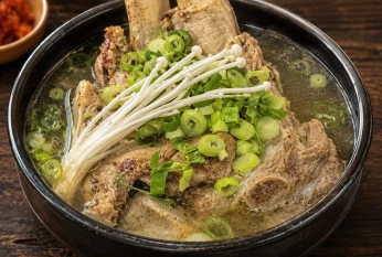  왕갈비탕 (Canh sườn bò) 王排骨汤 
