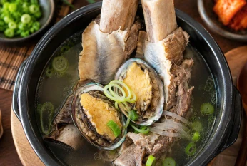 전복 왕갈비탕  (Canh sườn bò bào ngư)  鲍鱼王排骨汤