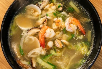해물 칼국수  (Bánh canh Hải sản) 海鲜刀削面
