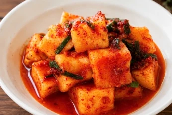 깍두기 포장  (Kim chi su hào mang về) 萝卜泡菜打包